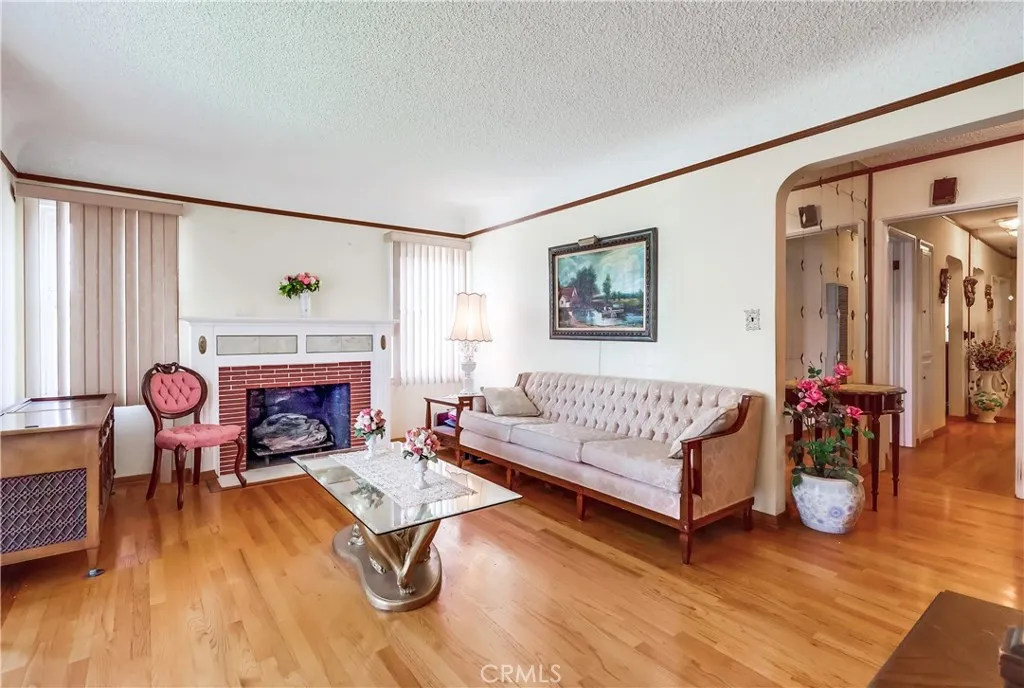 7820 Airlane Avenue, Los Angeles, California 90045 home-pic-4